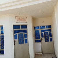 بيت مساحة ١٠٠ متر  كامل يحتوي على طابقين اطابق الاول استقبال و مطبخ و ...