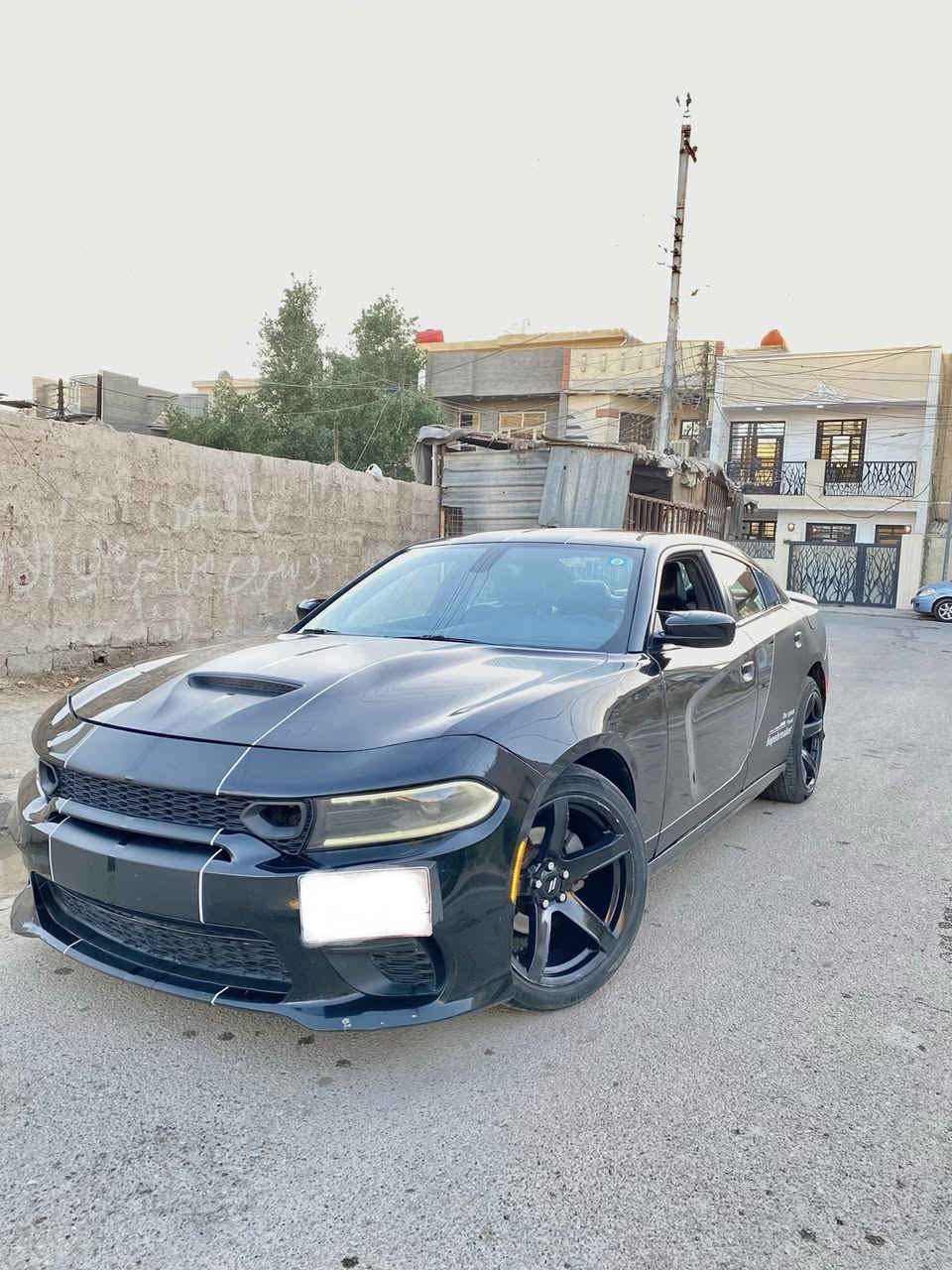 .للبيع جارجر موديل 2020 (فقط اقساط)
( فقط اقساط)sxt

.أللون اسود .

..المواصفات..

.حساسات  خلفيه.

. نقطه عمياء للمري

.شاشه جبيره.

.كامره خلفيه.

.بلوجكترات أماميه.

.كرسي السائق كهربائي. 

. ساون سستم Albina.

. تدفئه كراسيه أماميه.

 

. تشغيل عن بعد .

. حجم المكينه 3,600L.

.المسافه المقطوعه 72 الف

.حجم الويل 20.

.السياره حادث جاملغ امامي صورة الحادث داخل المنشور

.السياره خير من الله كلشي مناقصها 

أمداريها كلش من كل النواحي تجي وتشوفها .

مكاني بغداد الدورة 

***********@
