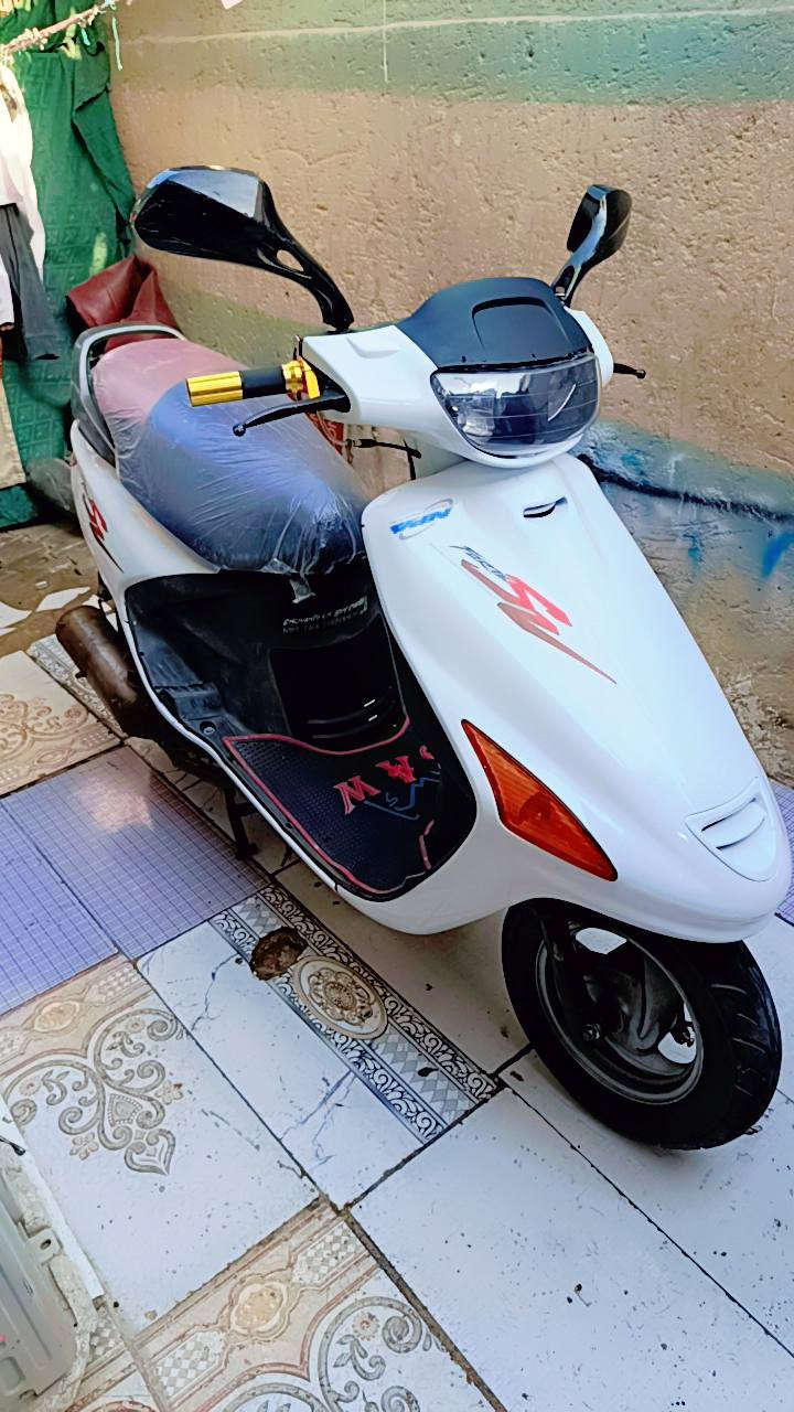 ***********السلام عليكم اخواننا الاعزاء ورحمه الله وبركاته دراجه فراشه للبيع والسعر مناسب للناس الشرايه الدراجه كلها حلوه ونظيفه وما متعوبه الدراجه وعن الحلال والحرام ما مفتوح الدراجه وانا وياك على الفحص الدراجه كلها شغاله من كهربائيات من سلف من هندر من لايت بقلايت جاك صبح جقنوس كلها جاهزه الدراجه وعنا الحلال والحرام يرادله فقط باتري ما بيها لان الباتري بيها تعبان والكتف مال الشاير واقف بيها فهاي نواقصها الدراجه والدراجه كل شيء ما بيها السعر 450,000 دينار نهايتها العنوان الكوفه حي نيسان مقابل سكله القرعاوي وراح اعطيكم رقم الهاتف مالت الخاص تقدر تتصل علي على اثير وعلى الواتساب على التعليقات على الخاص ما ارده لان ما عندي تعذروني وتحياتي لكم وشايف الف خير عمه اللي ياخذ هاي الدراجه
