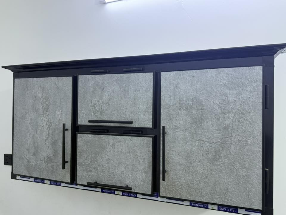 السلام عليكم كاونتر نضيف جدا اي شخط مابيه درجه اولئ السعر 350الف قفل وطباخ نضيف سعره 200 وبي مجال مكانهن بغداد الغزاليه مراسله واتساب ***********
