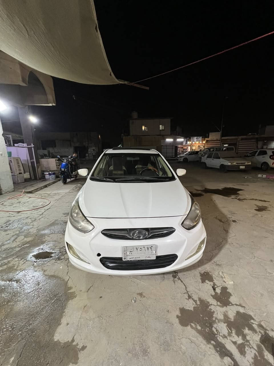 السلام عليكم 

للبيع اكسنت 2013 خليجي الفول 

محرك 1600 بلادي   دوش 

موصفات السيارة 

_ فتحه سقف 

_ تحكم ستيرن 

_ كامرة خلفيه 

_ اشاير بالمراية 

وبقيه الموصفات المعروفة للاكسنت 

السياره مابيه صبغ وممبدل بيها اي شي  غير الدعاميات 

بس السياره بيها بارد بعده اماكن   وتكحيلات 

 والسياره ناقصها صدر صدرها تعبان اليشتري يبدله على ايده   

باتري جديد دهن جديد 

تبريد سياره  ميفصل بارد ثلج 

السعر 87  $
اتواجد سيدية ودوره السياره رقمها بغداد باسمي تحويل مباشر 

لاستفسار الاتصال ع الرقم ***********
