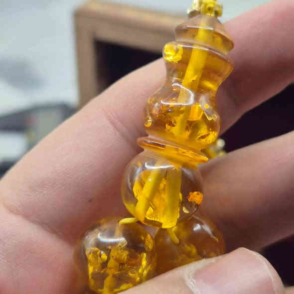 كهرب روسي اصلي حشري ( حجم خشن ) 
قطر الحبة 1.5
عدد الحبات 35 حبة ( معوج )
وزن 68 غرام 
عطر نومي بصرة واضح عند الدلك

للإتصال و المراسلة***********
🚗 خدمة توصيل كل مناطق العراق
💳 كارت ضمان (أصالة المنشأ & غير معالج )
📍 الكوفة _ شارع كوفة نجف الرئيسي _ مأكولات خوخة _ داخل فرع المطعم بغداد
