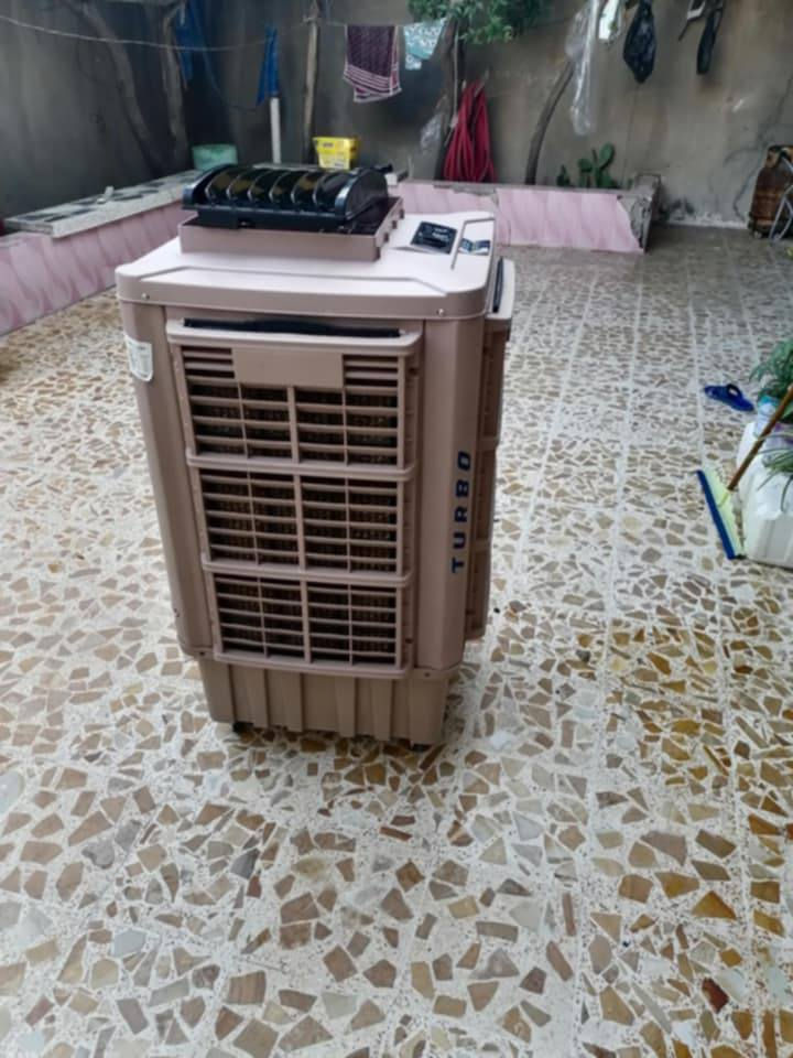 مبردة للبيع ام الدكت نوع تاربومواصفات تحكم ريش تحكم قطاس اربع حركات 
تحكم سرعه ثلث حركات قفلها 215 فول نظافة مستخدمه قليل


**إذا كنت صاحب هذا الإعلان وتريد حذفه لأي سبب، رجاءا أرسل رسالة إلى الدعم الفني**