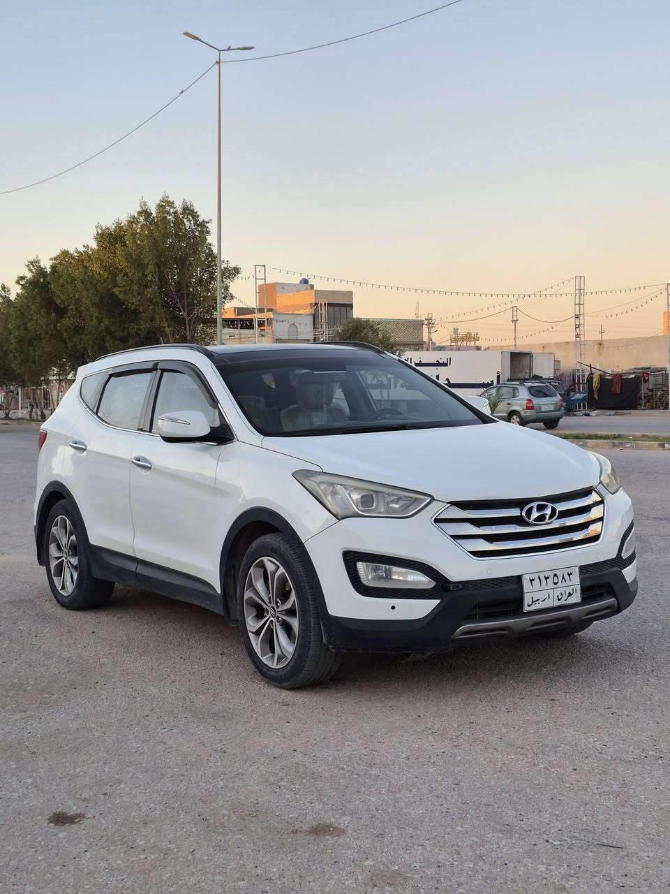 السلام عليكم…سيارة سنتافي موديل٢٠١٣ رقم  أربيل…السيارة مكفولة من الصبغ والبارد عدى كارت في الباب الخلفية..كير ومحرك مكفولات ..مكينة أربعة سلندر..السيارة فول مواصفات سويج..السيارة موجودة في النجف..سعرها ١٤٥ ورقة وبيها مجال…للأستفسار *********** .
