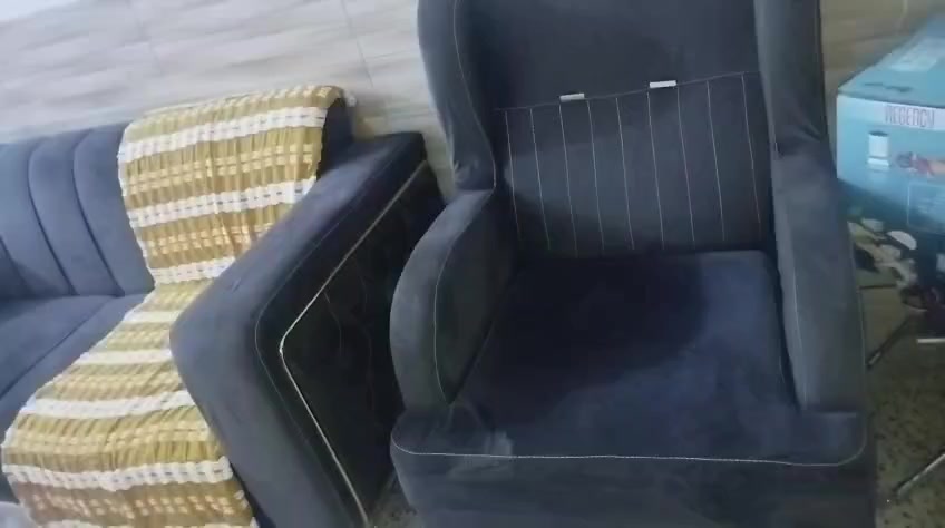 مبرده سعر ٣۰۰ مستخدمه لمده ١٥ يوم 
تخم سعر ٣٩٠
عنوان سوق شلاال 
***********
