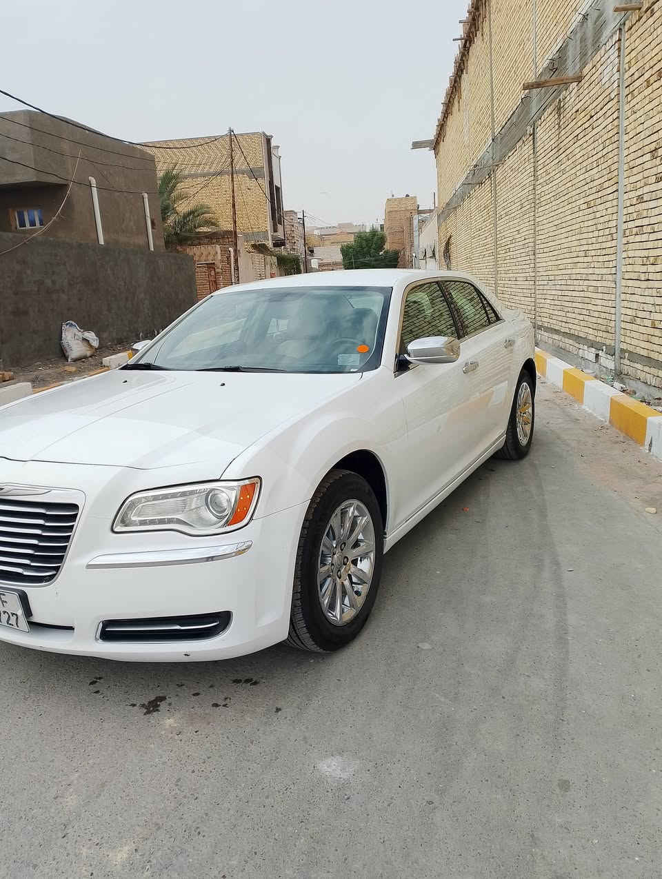 السلام عليكم اوبامه 13سياره كفاله داخله وبالعراق بدلت جاملغ لامامي سياره جاهزه كل نقص مابيه رقم بصره بسمي السعر 178 رقم ***********
