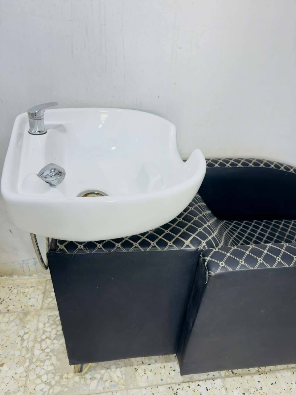 اغراض صالون  للبيع /مكاني النجف
***********
