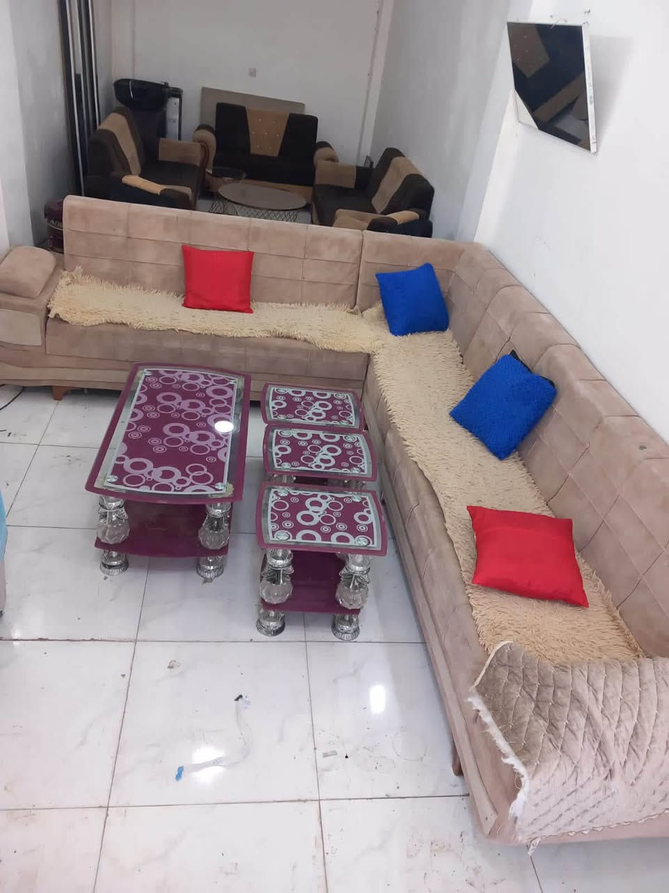 ديوان ٨ نفرات نضيفه مابي اي عيب للبيع ب ٧٥ الف فقط اي استفسار اتصل برقم ***********

