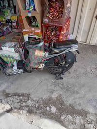 دراجة كهربائية • بطاريات ٧٥% • مدى ٢٠كم