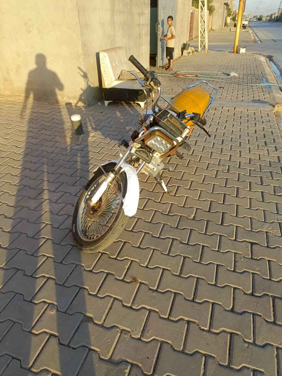 ماطور خمسة كير موديل 2018 نامي برو باب اول
سلف كهربائيات شغال كل عيب ما بيه
تايرات اثنين جديد 
خابر تعليق ما اجاوب
***********
