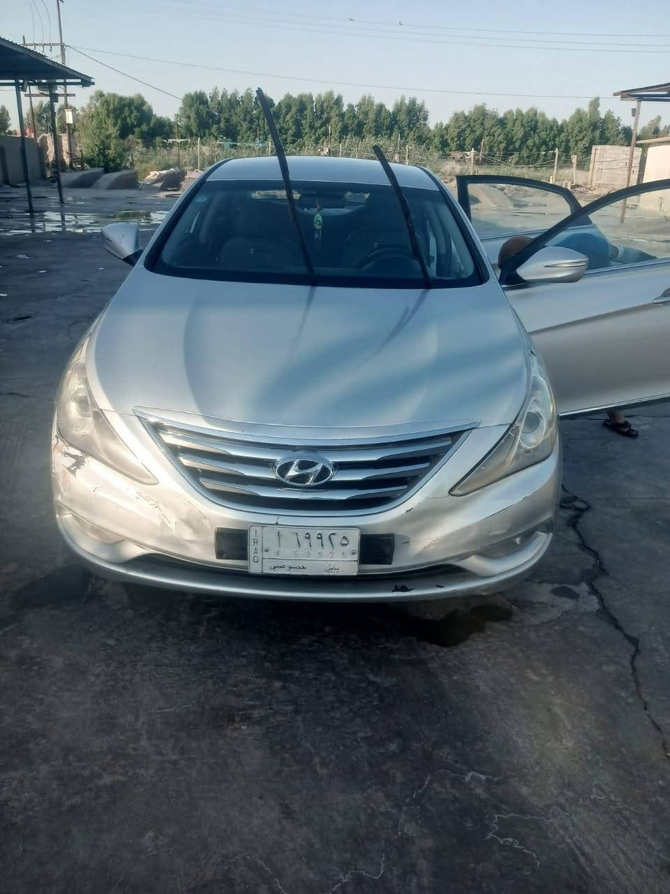 السلام عليكم
هونداي سوناتا للبيع موديل 2011 
السيارة بيه بيبان ثنين وبنيد فقط بدون دواخل 
السيارة معروضه ب100 وبيه مجال 
للاستفسار ***********
