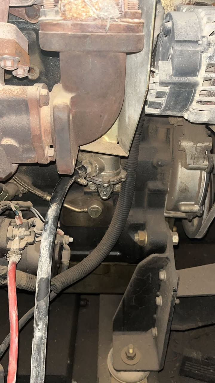 مولده بيركنز 65 kv شرط الحمل 
نضيفه كاتم موجود كامل 
للاستفسار الاتصال على الرقم 
***********

