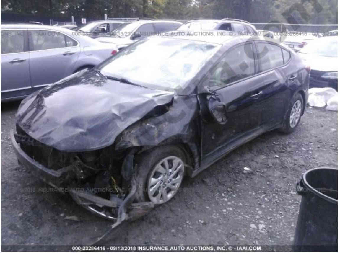 السلام عليكم شباب 
اقرة التفاصيل وخابرني سعرهة مناسب
النترا  2017 للبيع
 حادثهة تخريب ومصبوغة عام وحالياً هم يحتاجلهة صبغ
صور الحادث داخل المنشور 
سنوية ساقطة والوكالة ب اسمي
بسم شركة تحويل وكالة اتكفلك بيهن
مكاني بغداد البلديات 
السعر 90 ورقة وذا تريد تحويل اوكعلك 5 ورقات للشركة
قفل 85 ماكو هيج سعر
***********
