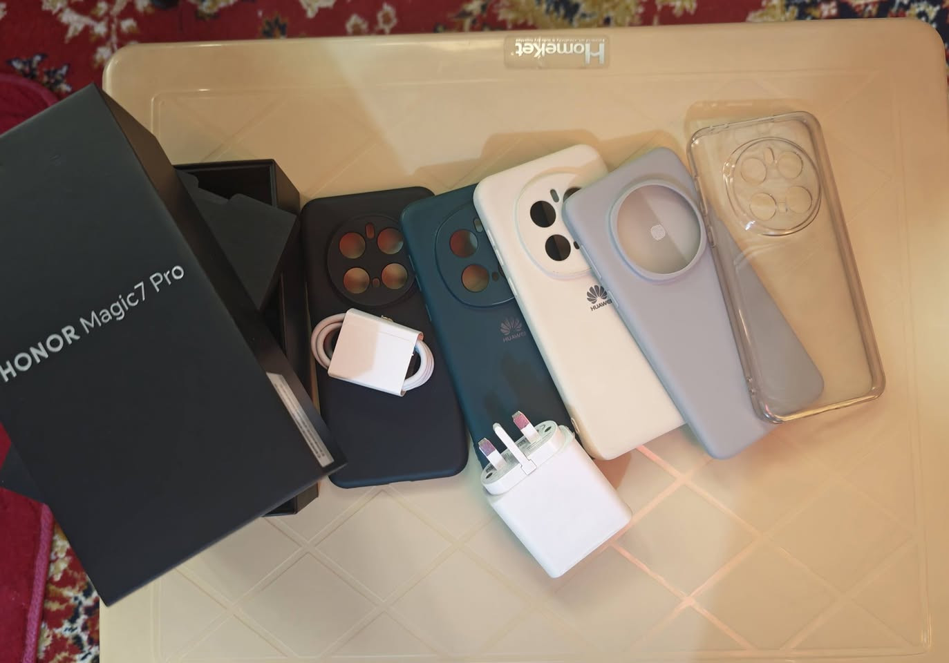 السلام عليكم ورمضان مبارك عليكم
للبيع هاتف هونر ماجك 7 برو المعروف بالمواصفات لون  رصاصي
الجهاز مكفول من اي تصليح او جلخ 
ونظيف جدا جدا
ويا 4 كفرات وعليه لزكه شاشه معتمه
الكيبل مو مستخدم اصلا
والشاحنة استخدماها قليل جدا
لتواصل والاستفسار
***********
مكاني بغداد حي الجامعة
