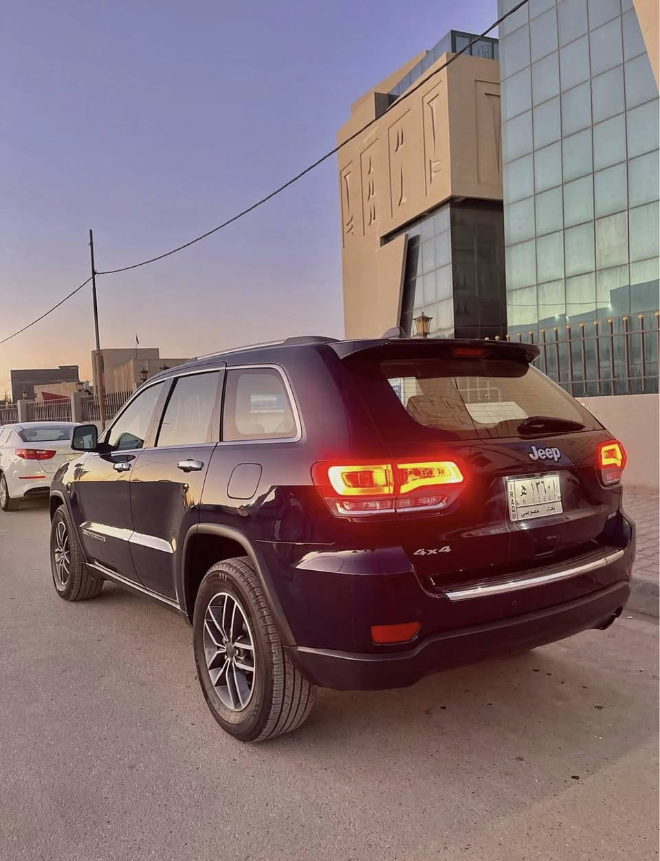 السلام عليكم
جيب لاريدو 2017 وارد أمريكي رقم بغداد 
مكينة 6 سلندر 3600 
مواصفات :-
🔹 فتحة سقف
🔹 بصمة تشغيل وابواب وتشغيل عن بعد
🔹شاشة كبيرة
🔹 فور ويل
🔹 وضعيات قيادة 
🔹 دواخل بيجي
🔹 تحكم ستيرن 
🔹اوتو ستوب + ايكو 
الضرر سرقه قطع 
السيارة بالسماوه 

***********
