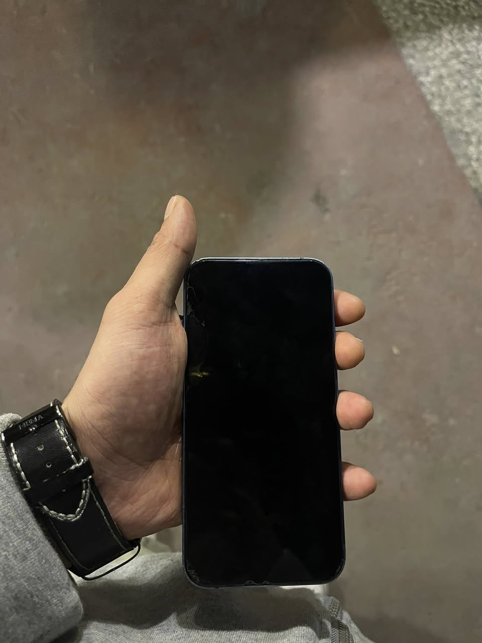السلام عليكم اخوتي .. اخوان ايفون ١٣ عادي مستعمل للبيع.. كلشي مابي اي ضرر ولا خلل نظيف كلش عدا البطارية مبدل بطارية اصلية وذاكرته ١٢٨ كيكة وجانت بطاريته ٧٧ 
 اشتريناه بوقته من اميركا كاليفورنيا ويحتوي على شريحة الكترونية كذلك الاصلي من شركة ابل الام .. السعر 550 وبي مجال شويه وفدوه لحد يكسر بي مواصفاته حلوه  
للاستفسار على هذا رقم واتساب او رصيد فقط انا مكلف بالنشر صاحب التلفون هذا 
0773 120 8874
