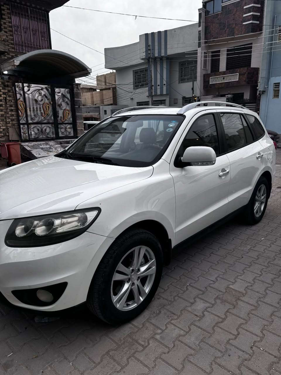 سنتافي 2011
فول مواصفات 3 بصمات كشن كهربائي فتحه 7راكب كفاله من الصبغ ماشيه  400 مكينه 4سلندر رقم اربيل الماني سنويه بعدها ماصاقطه 
السعر147وبيها مجال بصيط 
***********
