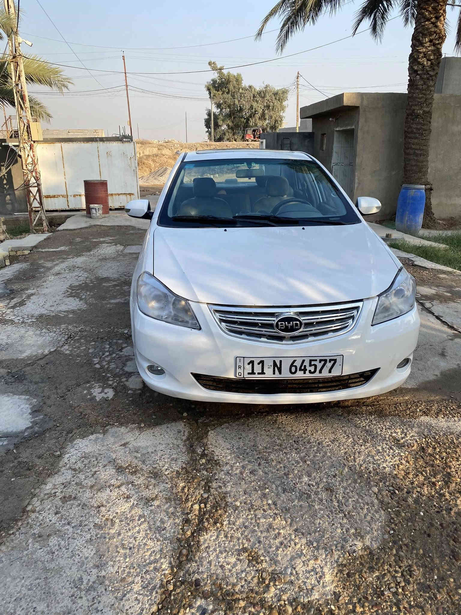 السلام عليكم 
Byd G3 2012 
السياره كير ومكينه بلاديه 
بيها بارد قليل وتكحيلات 
المكينه بيها بدايه تبخير بدون نضح ولا تنقيص 
السعر 60 وبيها مجال قليل مكاني بغداد  
***********

