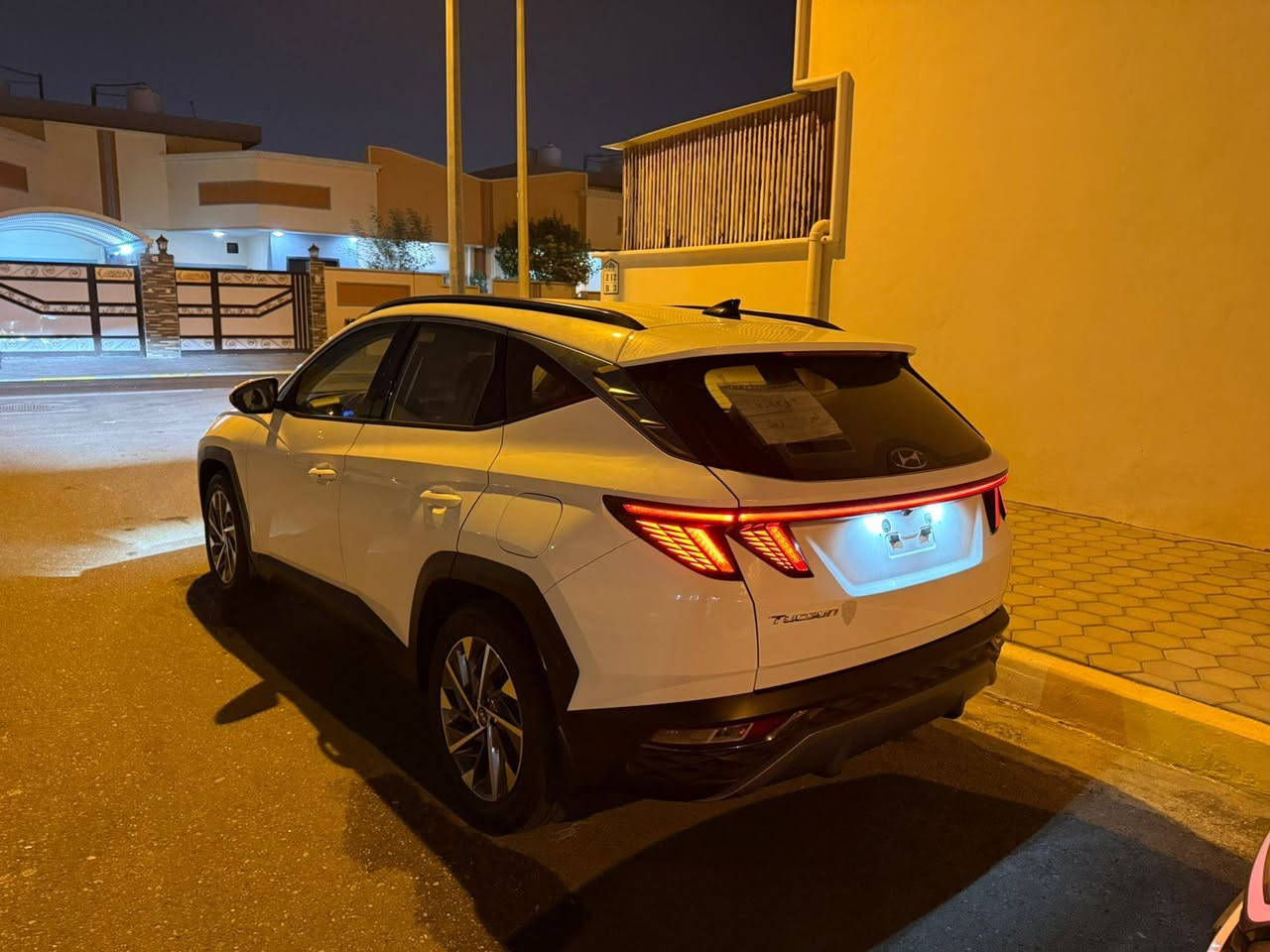 السلام عليكم
للبيع توكسان مديل 2022 خليجي مكفوله من ضربه و صبغ وتبديل رقم اربيل  جاهزه سياره ماشيه 80الف كم السعر 205 وبيه مجال مستعجل ***********
