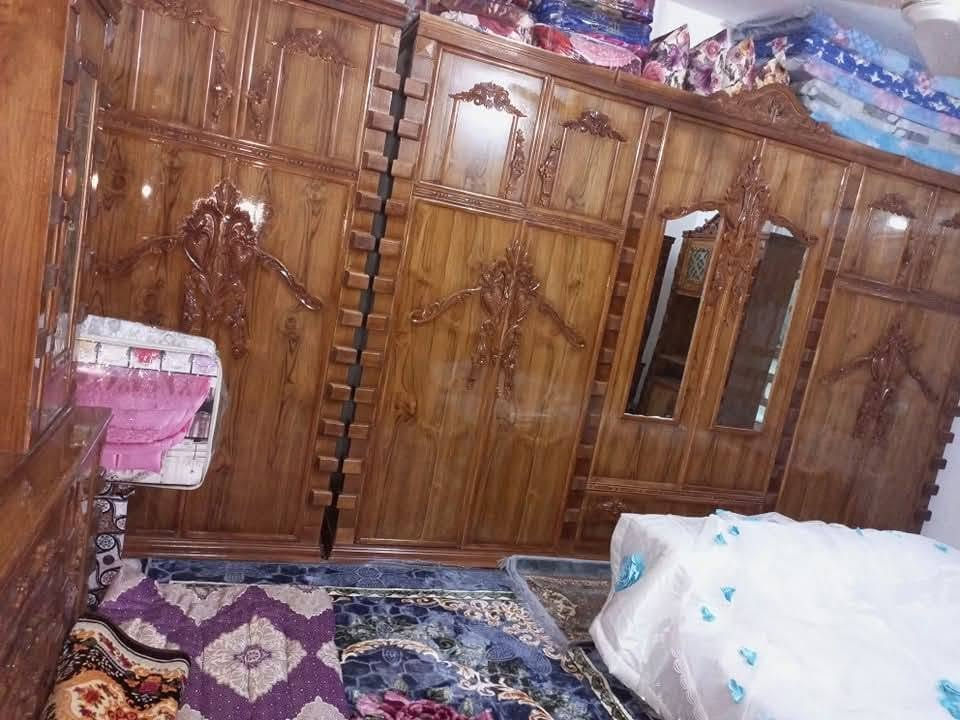 غرفه نجاره للبيع الغرفه مفتوحه حاليا لسبب الانتقال لبيت ثاني ولان ضخمه ومساحتي صغيره
*********** ابو ريحانه
