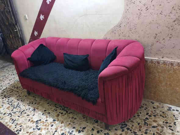 تخم نظيف للبيع مكاني شارع الكهرباء سعره 450
***********
