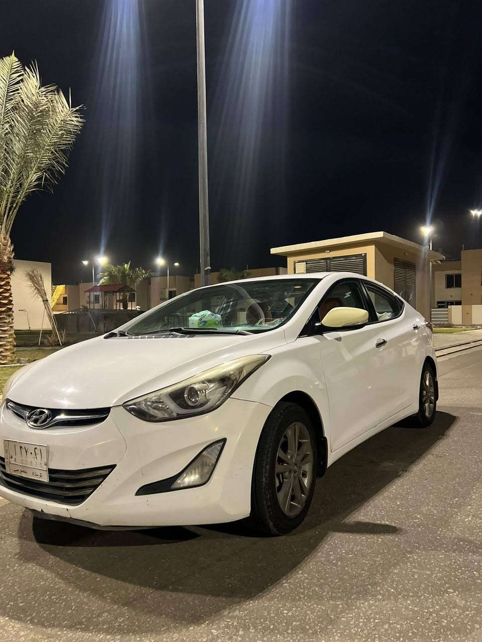 السلام عليكم
الانتره مديل ١٦
فول موصفات 
السياره كفاله عامه ماشيه ١٣٠الف
السياره بسمي رقمها كربلاء 
السعر ١٣٣ وبيها مجال 
مكاني كربلاء ***********
