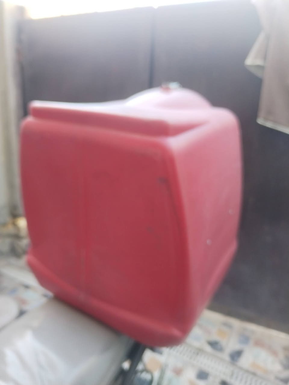 السلام عليكم
صندوق دلفري للبيع
          سعره ٣٠ نقص فقط سبرنكات
مكاني بغداد الزعفرانيه
***********
