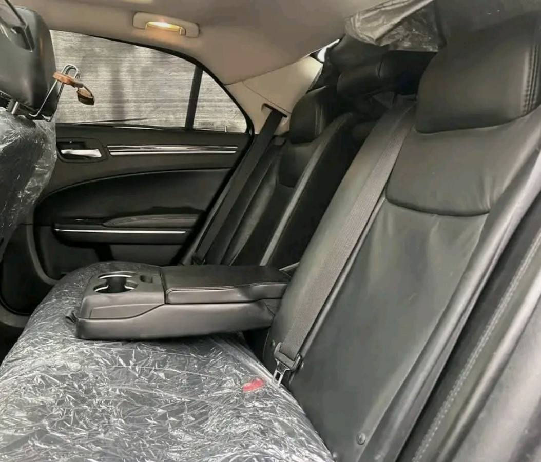 سلام عليكم s300 للبيع
سياره فول مواصفات موديل 2017

بدون قطره صبغ 

رقم شمالي.  فتحت بانوراما 

كلشي بالسياره شغال 

ويل مكسيكي.    سياره جديده بمعنى الكلمه سياره مال جناي 

اتصل وادلل للاستفسار ***********    السعر 140$
