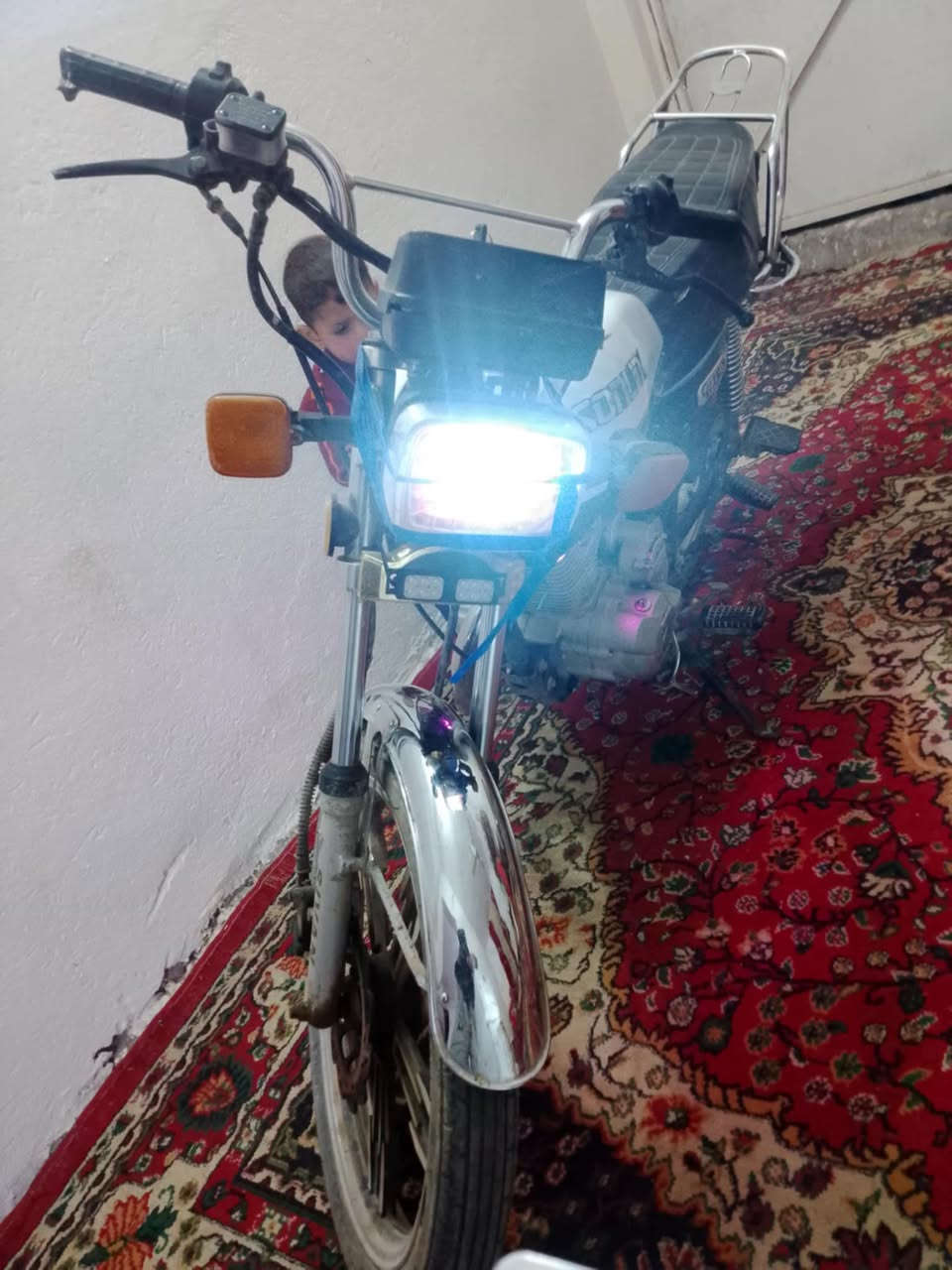 سيفان موديل 21
أوراق اصولي  5 أوراق نضيفه مكفوله فقط مفيلس 
كامله نكره سلف  سعر 440وبيه مجال بسيط 
بابل مدينه القاسم 
‏***********
