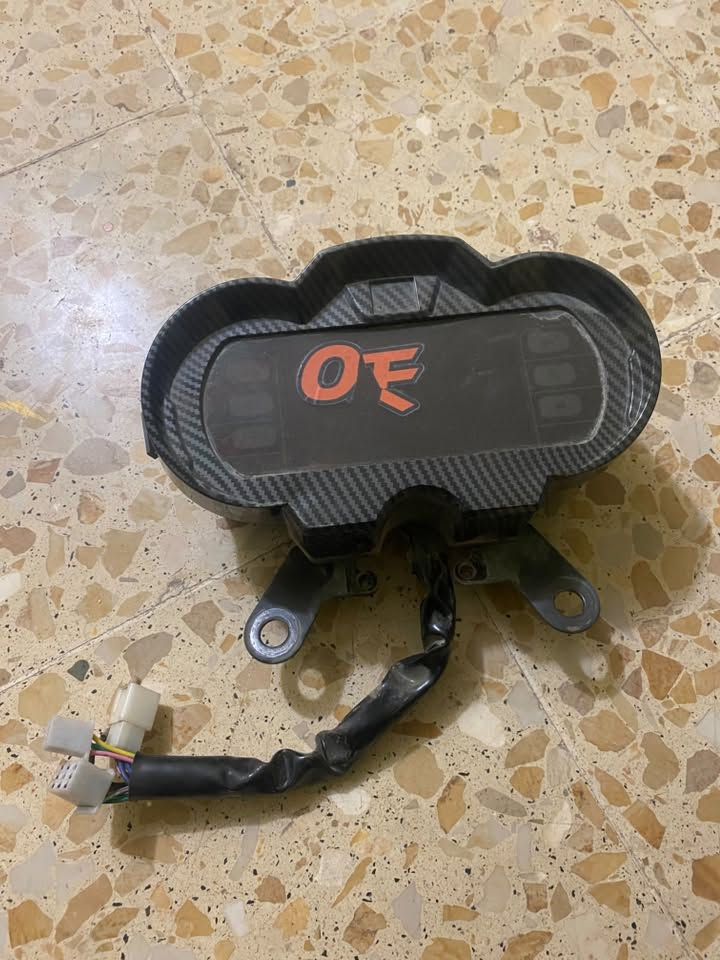 جنطه دراجه جوكر نضيفه سعر ٣٠ الف وبيها مجال.
دشبول تايكر سيفان ابو العرض فقط الشاشه طافيه mp3شغال سعره ٤٥ الف وبي مجال. 

بك لايت سيفات تايكر شغال نقصه بس وايرات كوي ٧الف

المكان بعقوبه للتصال ‭ ***********‬
