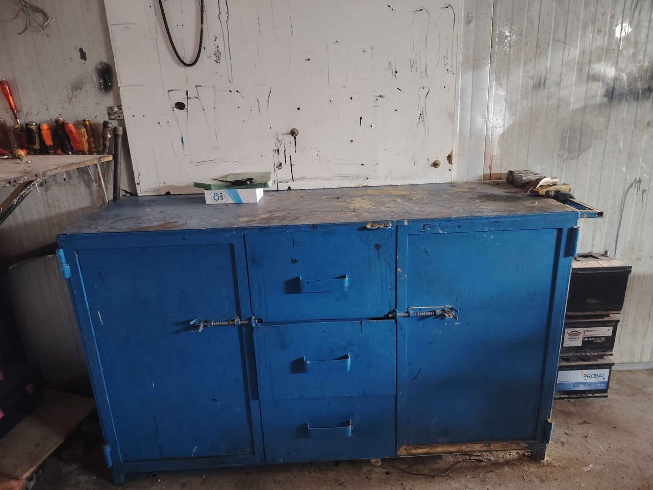 طاوله تعديل مع طاوله فيتر جديد بعد مستخدم شهرين مكلفني 4 وراق ابيع 3 ورقات بيها مجال رقم موبايل واتس ***********موقع اربيل بحركه أربيل, العراق
