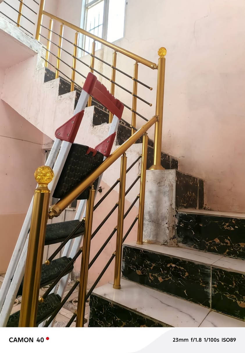 سلام عليكم بيت لايجار مساحة ١٠٠  مطبخ ستقبال صالة غرفة مطبخ حمام بيت جاهز عنوان دور النفط مقابيل السايدين حي لاساتدة ستفسار نتصال بل رقم‏‪***********‬‏
