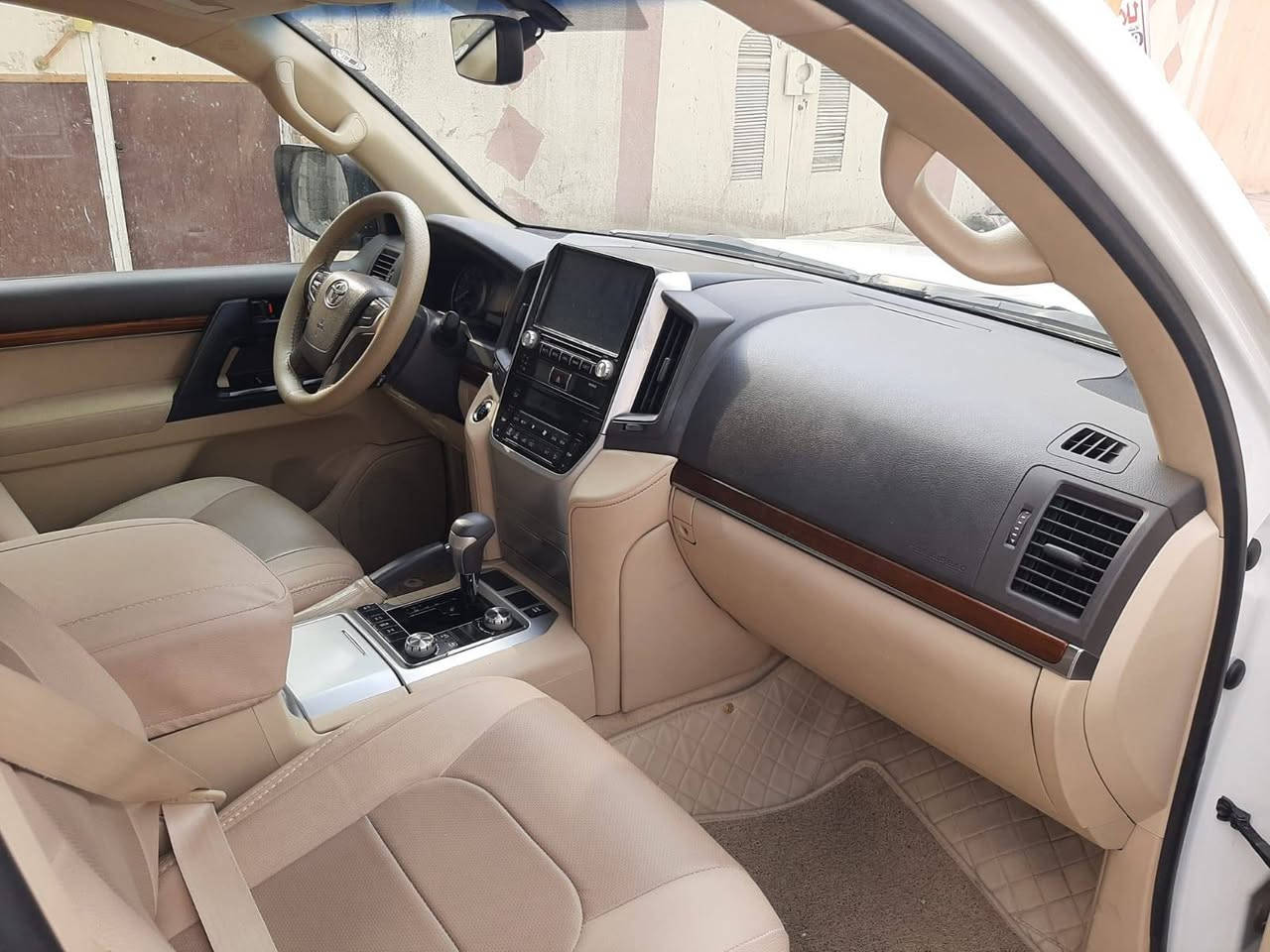 للبيع
سعر 540$
جكسارة موديل 2017 ماشية 76 ألف كيلو متر 
شركة سيد نهرو 
محرك v8 كير اوتوماتيك شرط ما مفتوح 
رقم دهوك دولي رقم وهزة وسنويه جديد بأسمي شرط التحويل 
🚫بدون ضرر بدون صبغ بدون ملاحظات نهائيا 
سيارة جديدة كلها وضع شركة 
فول مواصفات GXR
موصل الايسر 
***********
***********
