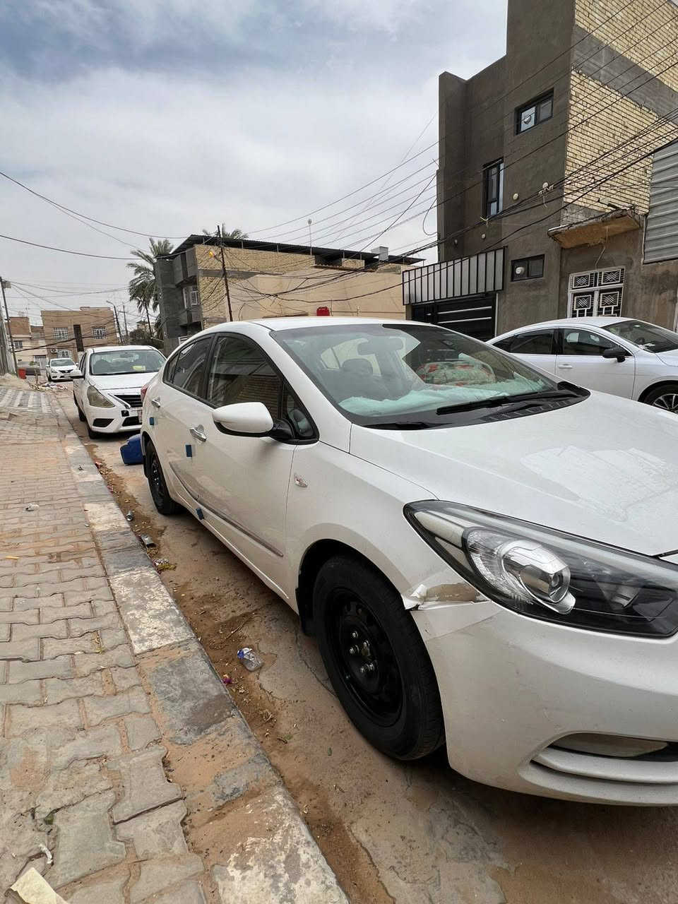 سلام عليكم كيا سيراتو موديل 2015خليجه وكاله نص فول جديده سياره بيه باب السايق صبغ (كارت) والباقي   كفاله محرك تبريد حداديه تحكمات وشاشه 
 رقمه اربيل بسم شركه وكاله او تحويل سعر 105 بيع مستعجل اتصال *********** مكاني نجف
