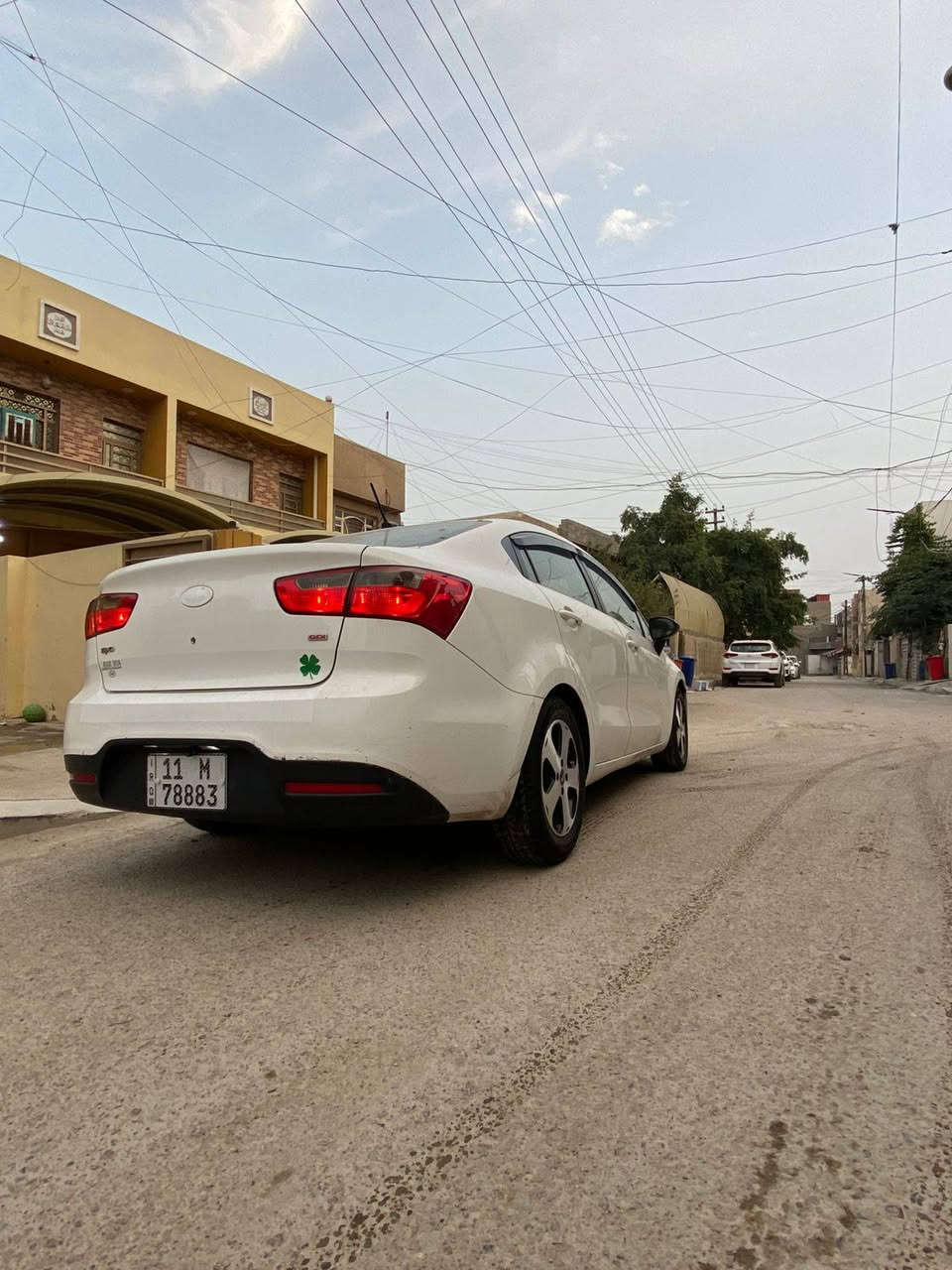 السلام عليكم
للبيع كيا ريو ٢٠١٦ كير مكينة بريد تخم تاير كله نضيف صدرها نص عمر بيها صفحة صبغ بدون دواخل وبيها بارد بل بنيد رقم بغداد باسمي تحويل ثاني يوم 
*********** مكاني الدورة  
السعر ٨٥ وبيها مجال
