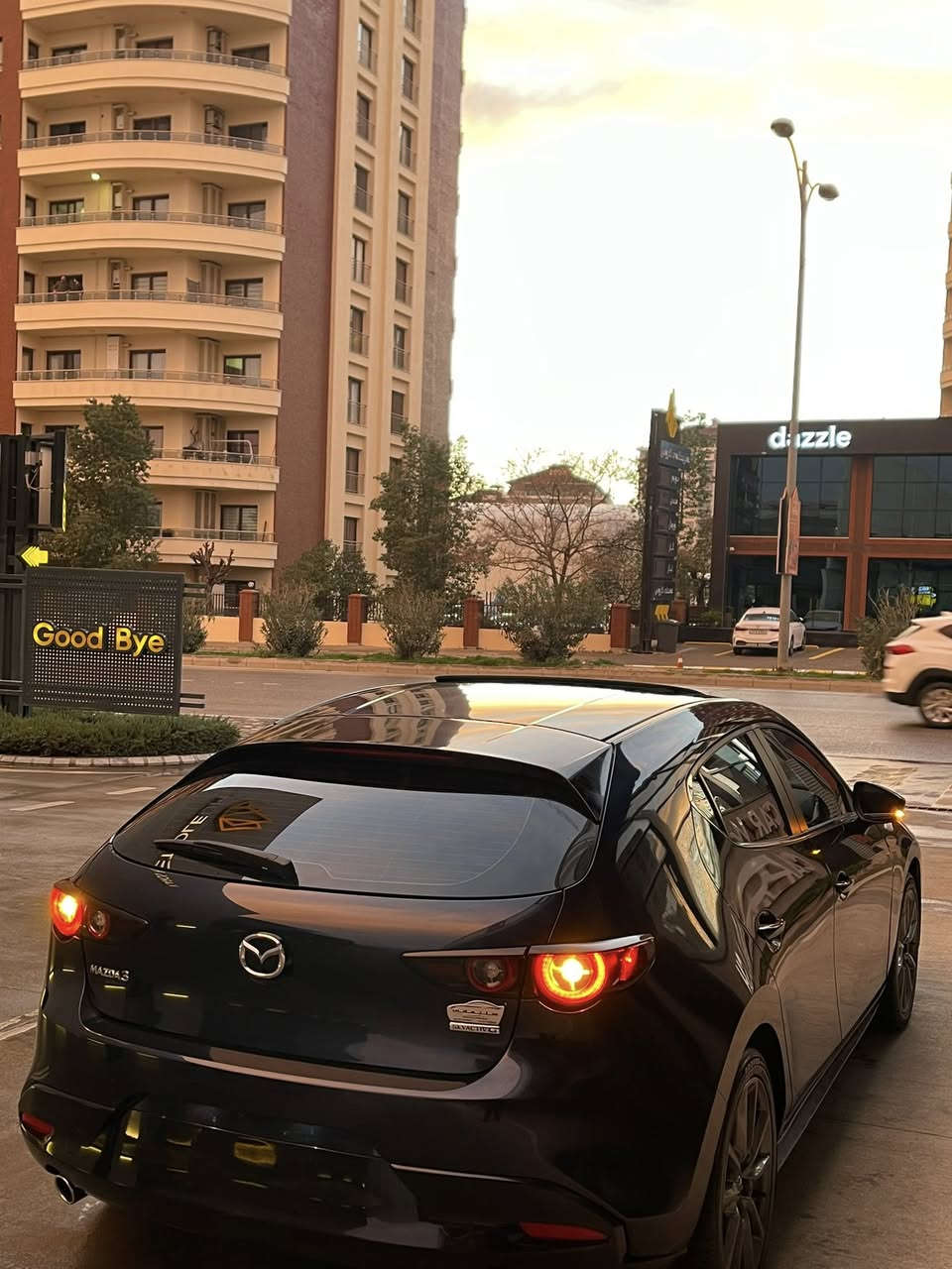 سلاوی خواتان لیبی
مازدای ٣هاج باک ٢٠٢٣ فول فولە 
لێدراو.بۆنیت جەمەلاخ
نرخ١٣٥$

JM1BPALM8P1607647رەقەم شاسی.
ناونیشان.سلیمانی
ژم.***********

رەقەم شاسی
سلایت
بەسمە
دەرگا بەسمە
رادار
خەتی جادە
کامیرا
حاسە
