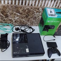 اكس بوكس وان فات 500GB كامل الملحقات الأصلية يدة وحدة بس الگير اليسار ...