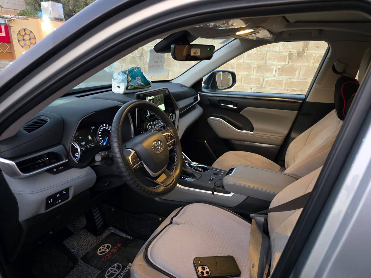 سلام عليكم ورحمه الله وبركاته
سياره هيلندر 
السياره خليجي فول موصاف فول الفول 
سياره نظيفه مشاء الله 
رقم بغداد تريد تحويل تريد وكاله 
ماشيه ٣٠ الف زيرو 
رقم صاحب السياره *********** 
اتصل وادلل
