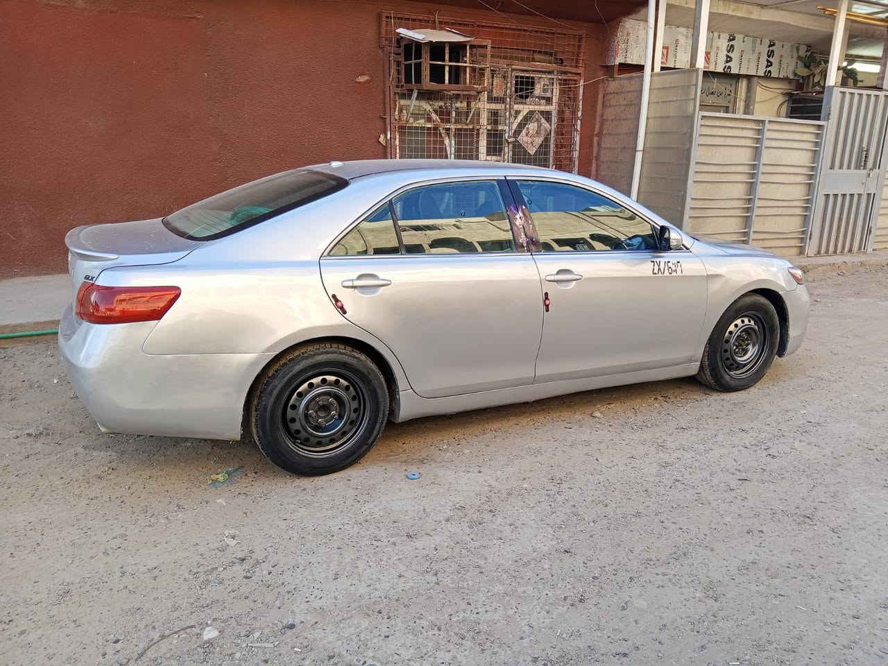 ا
السلام عليكم كامري 2007 للبيع كير جديد صالة شهرين  محرك خير من الله تبريد منضومة كاملة جديدة من عدة لفريز تبريد ثلج السيارة وارد امريكي ضربتهة بل جاملغ الامامي وكو ضربة بل جاملغ الخلفي مصبوغة عام جديد بعدهة مابولشة نواقصهة دبلات خلفية وطوبة مال صدر امامي السيارة بسمي شرط التحويل مصفرة غرامات السنوية صارلهة 10 ايام صاقطة مكاني بغداد الدورة سعرهة 72 بيهة مجال بسيط ***********
