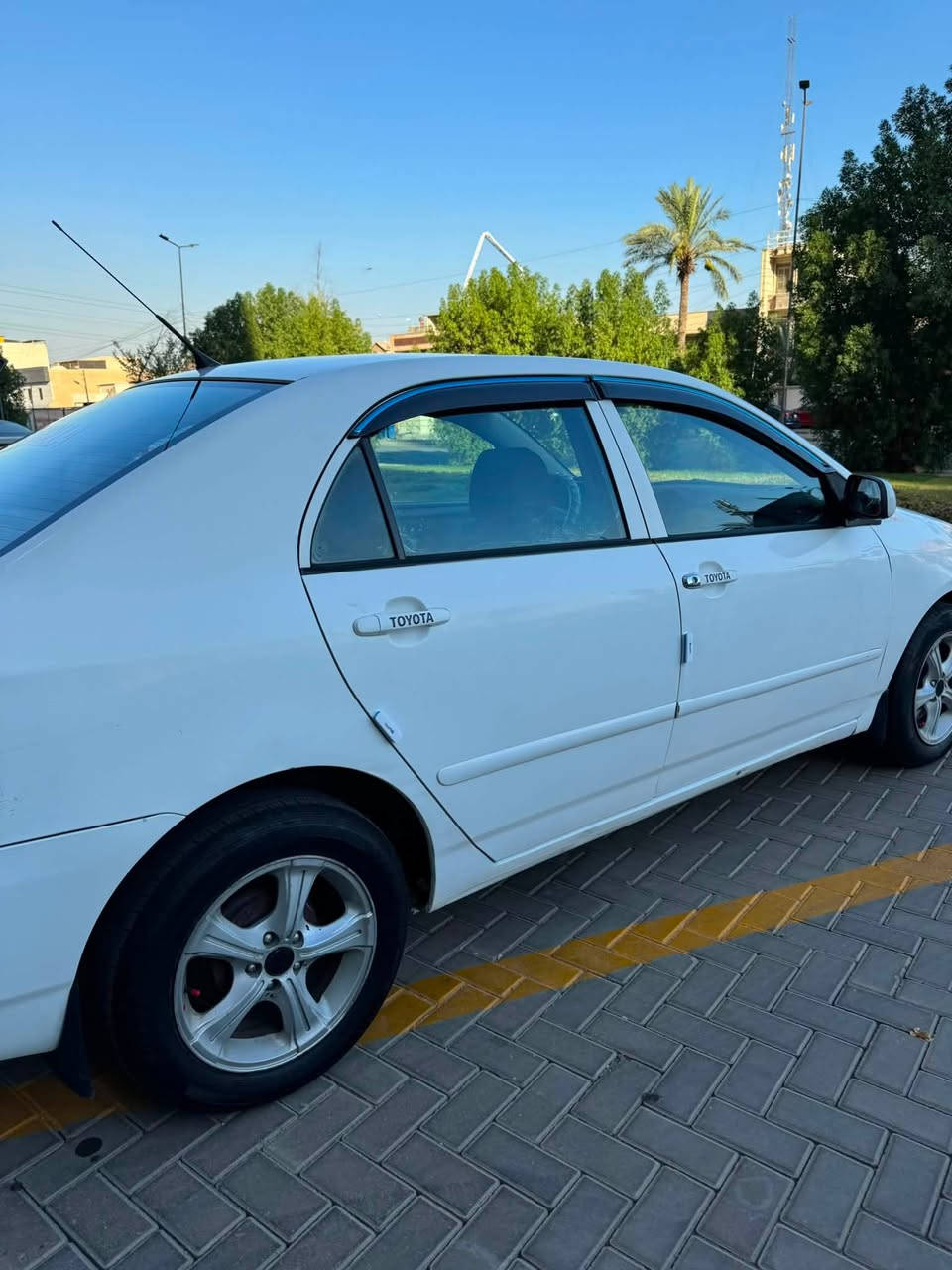 السلام عليكم كورلا نحله مكينه 1800 كير مكينه مكفولات تبريد شغال صدر حلو داخل نظيف السياره بيه قطع صبغ ابيع حزام رقم بغداد هزه ورقم جديد بدون دواخل فقط جوملغ ايمن حادثه مكانه بغدادحي الجهاد السعر 69 وبيه مجال اتصل ***********
