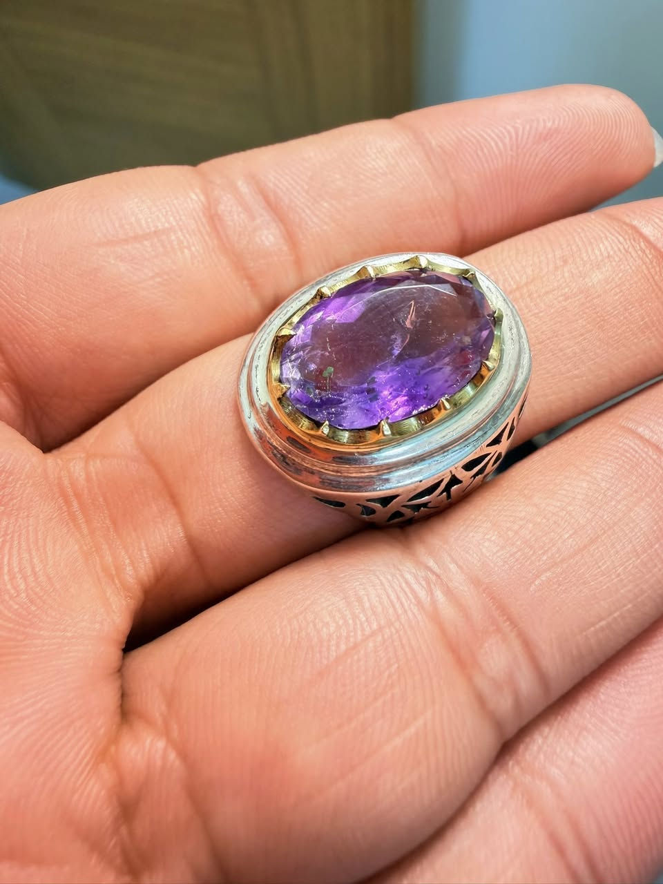 خواتم عدد 2 من الجمشت الافريقي صياغات يدوية  شغل ودزاين شبابي كلش مرتب  جدد غير ملبوسات وسعرهن مناسب 
***********
