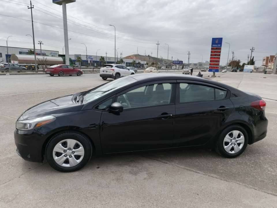 سلام عليكم
للبيع  ومراوس السعر مناسب 113

كيا فورتي أمريكي  2017
محرك 2️⃣0️⃣ دوش المرغوب
كير At 
طخم تايرات جديده 
سياره مال بيت
كربون بنزين 
***********
***********
