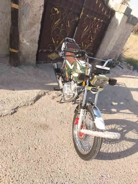 السلام عليكم دراجة تايكر للبيع موديل 24 دراجة كاملة شلعة ومعدل اوراق كاملة اصولي تترقم مكان بغداد الدورة سعر 750 رقمي ***********
