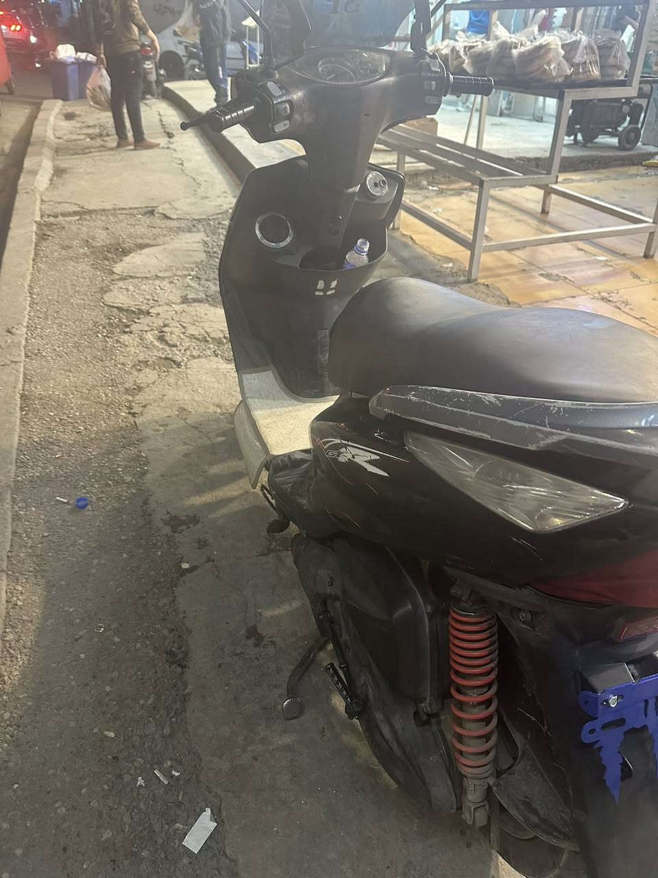 السلام عليكم دراجه للبيع نوع ثعلب السعر 600 بيها مجال دراجه ما مفتوحه بلاديه المكان الشعله متواجد على الرقم ***********
