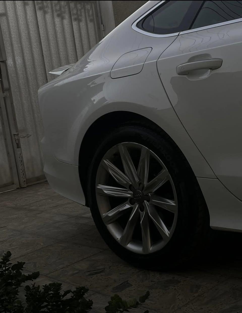 اودي A7 S line 2018
رقم بغداد بأسمي 
السيارة خليجية فول مواصفات
محرك ٦ سلندر بدون سوبر المرغوب
حجم المحرك 2.8 
سرعه السياره 300 كم 
عدد نمر الكير 7 
4 بصمات 
كاميرا خلفيه 
حساسات امامي +خلفي محيطيه 
زراكات امامية
رادار امامي 
تبريد مركزي ٤ قطع بالامام و ٤ بالخلف
هاند بريك بصمه 
مري شفط
الابواب كلها شفط نظام soft close
جناح خلفي كهربائي اوتو + تحكم يدوي 
الجنطة كهرباء
نظام Quattro حصراً لسيارات الاودي
اطفاء المحرك بالازدحام automatically switched off
فتحة
شاشة قلاب مع امكانية عرض فيديو
سستم صوت عملاق 
نظام iso لحماية مقاعد الاطفال
نظام ملاحة
شفتات ستيرن
لايت زنون بلاد  
لايت متحرك مع الستيرن
اضاءة لد خلفي امامي نضام الترحيب 
انارة داخلية لون ابيض 
ميموري كشنات + كشنات كهرباء الامامية
وبعد مواصفات بيها 
السيارة  1 / 1 
عليها ادامه كامله للمكينه وللكير 
سيارة جاهزة للاخير بيها نواقص جدا بسيطه 
بيها ضربة هنا بالعراق طرف البنيد والجاملغ بدون اي ايرباك وموجوده صور الضربه  جدا بسيطه وموجود سونار
ترهم بيع او مراوس 
للتواصل ***********
