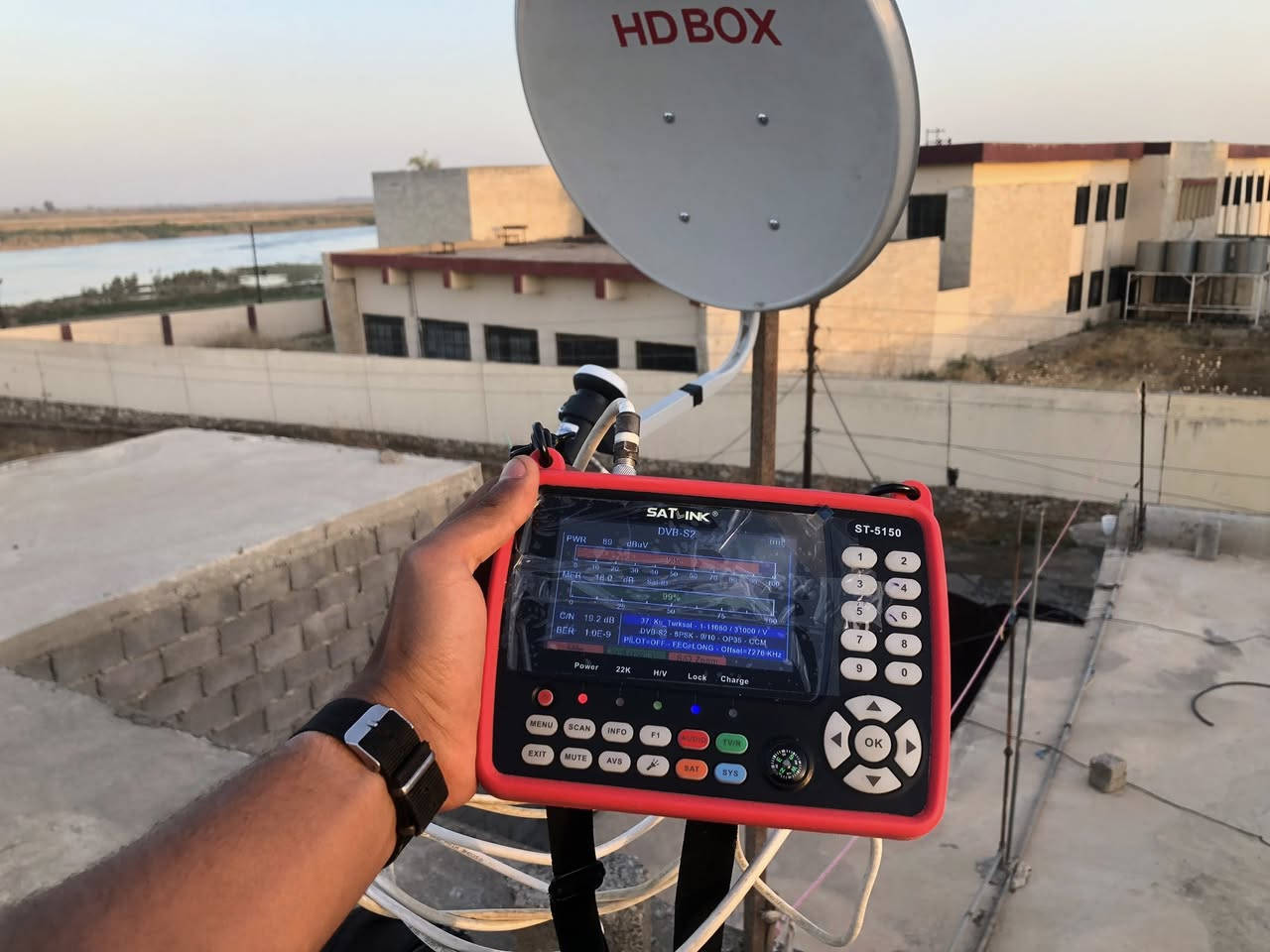 السلام عليكم
تم تنصيب منظومة اجدي بوكس HD BOX
في جنوب الموصل حمام العليل دور مشراك
***********/احمد
***********/جراح
***********/المكتب
عنوان المكتب حمام العليل دورة السادة مجاور محمود الهفي وحلويات ابو يزن
