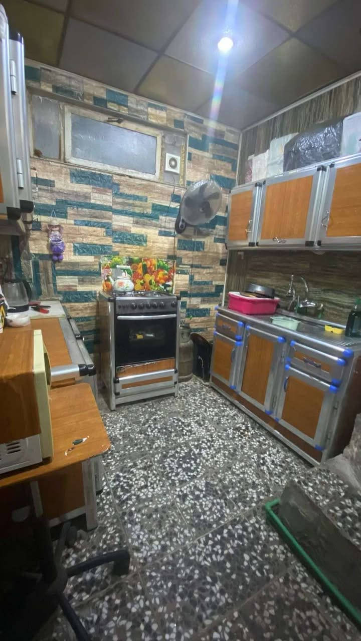 يا الله بيت للبيع المساحه 50 متر ركن حي ميسان قطاع 22 قريب على شارع عوده طابقين سعر المطلوب 60 قفل الاستفسار مراجعه مكتب بركات اهل البيت ***********
