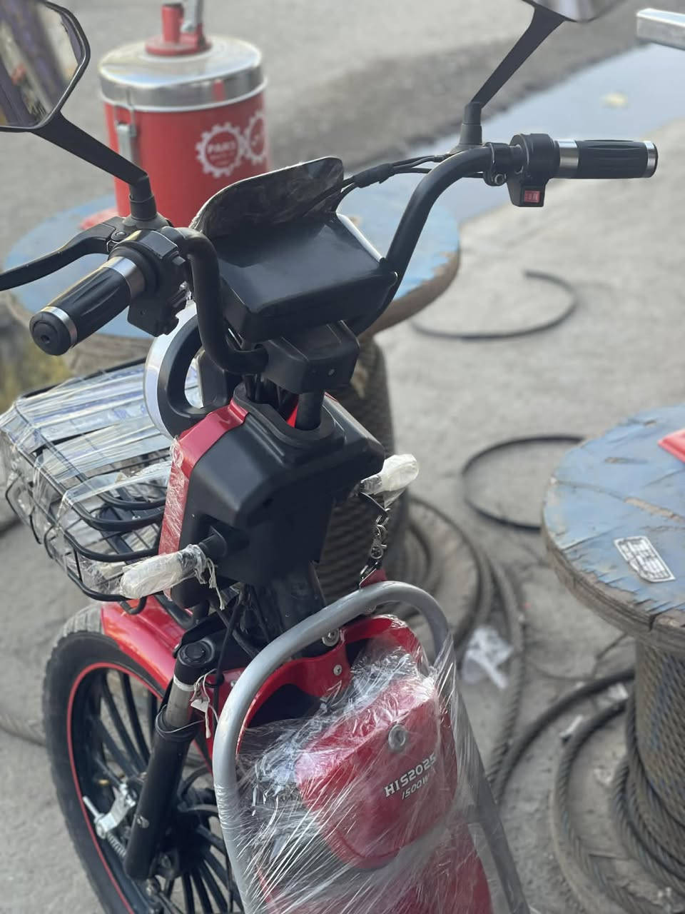 ماطور شحن 5بطاري شرط النضافه مستعمل 4اشهر السعر 400وبي مجال للطيبين مستعجل للبيع ***********
