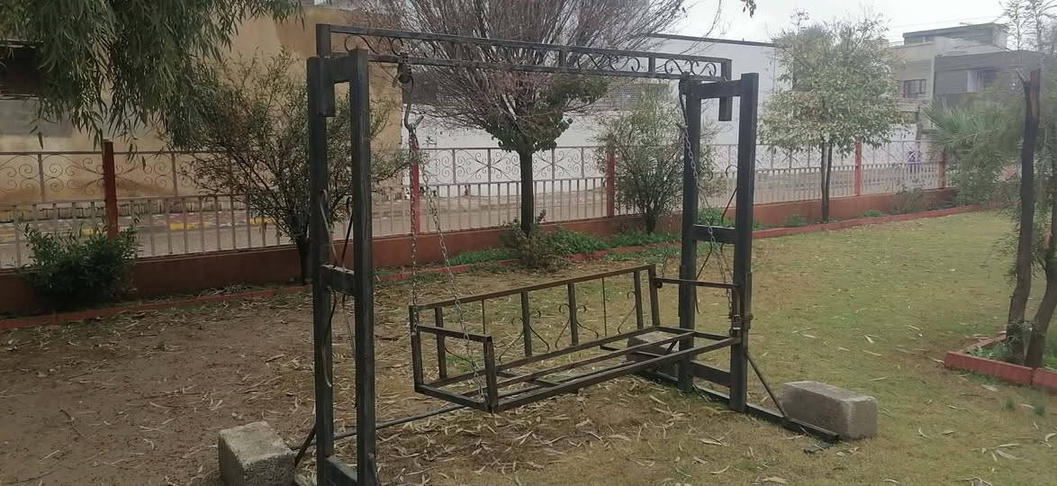 السلام عليكم مرجوحه بيت للبيع نضيفه كلش السعر 150وبيها مجال مستعمله قليل الاتصال على الرقم ***********
