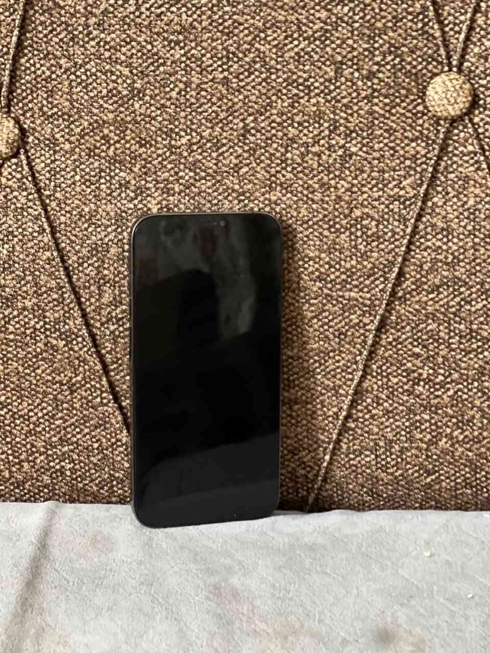 ايفون 12 برو ماكس تليفون نضيف ذاكره 256 بطاريه 75 شحنه يخبل تليفون مبدل  فقط شاشه اصليه وسلسه فيس ايدي شغال تليفون كله شغال نموذج M لون اسود سعر 350 وبي مجال بسيط مكان بغداد الكرخ رقم *********** بيع او مراوس ب 13 ماكس مبدل شي عادي فقط
